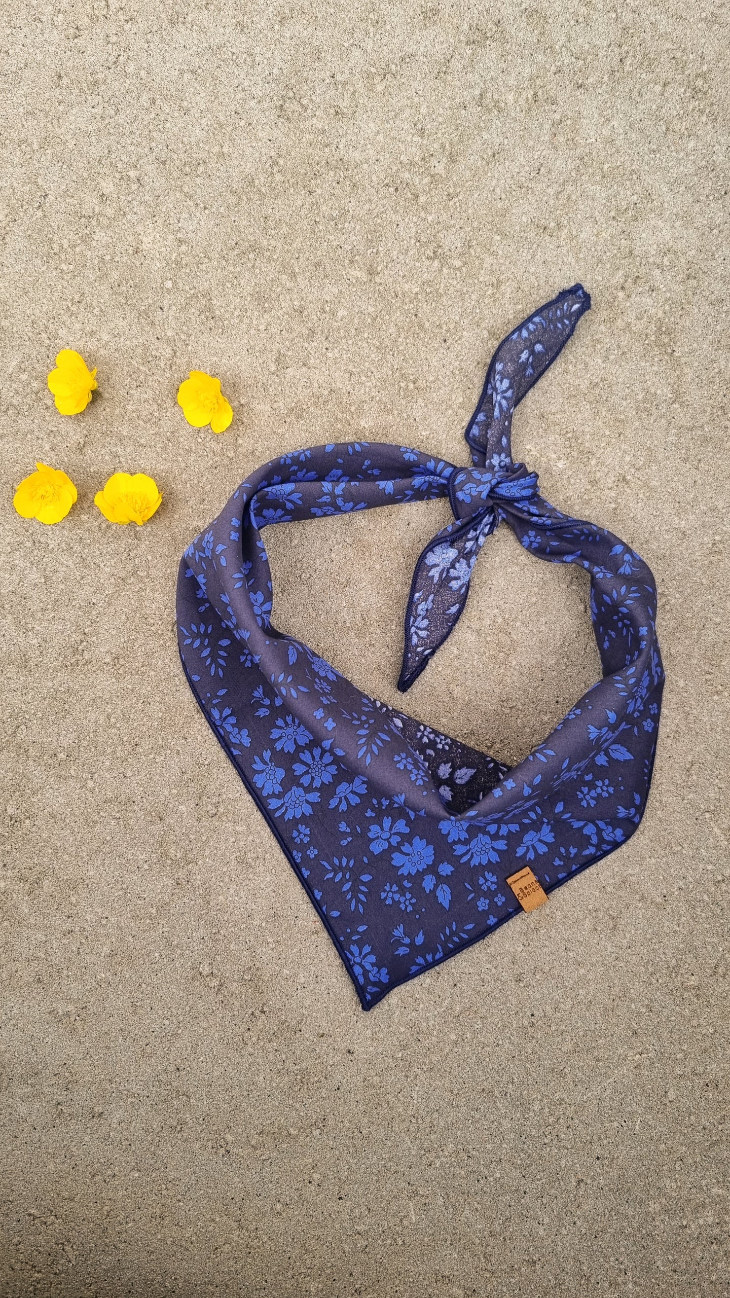 Dog bandana - Blue Flower